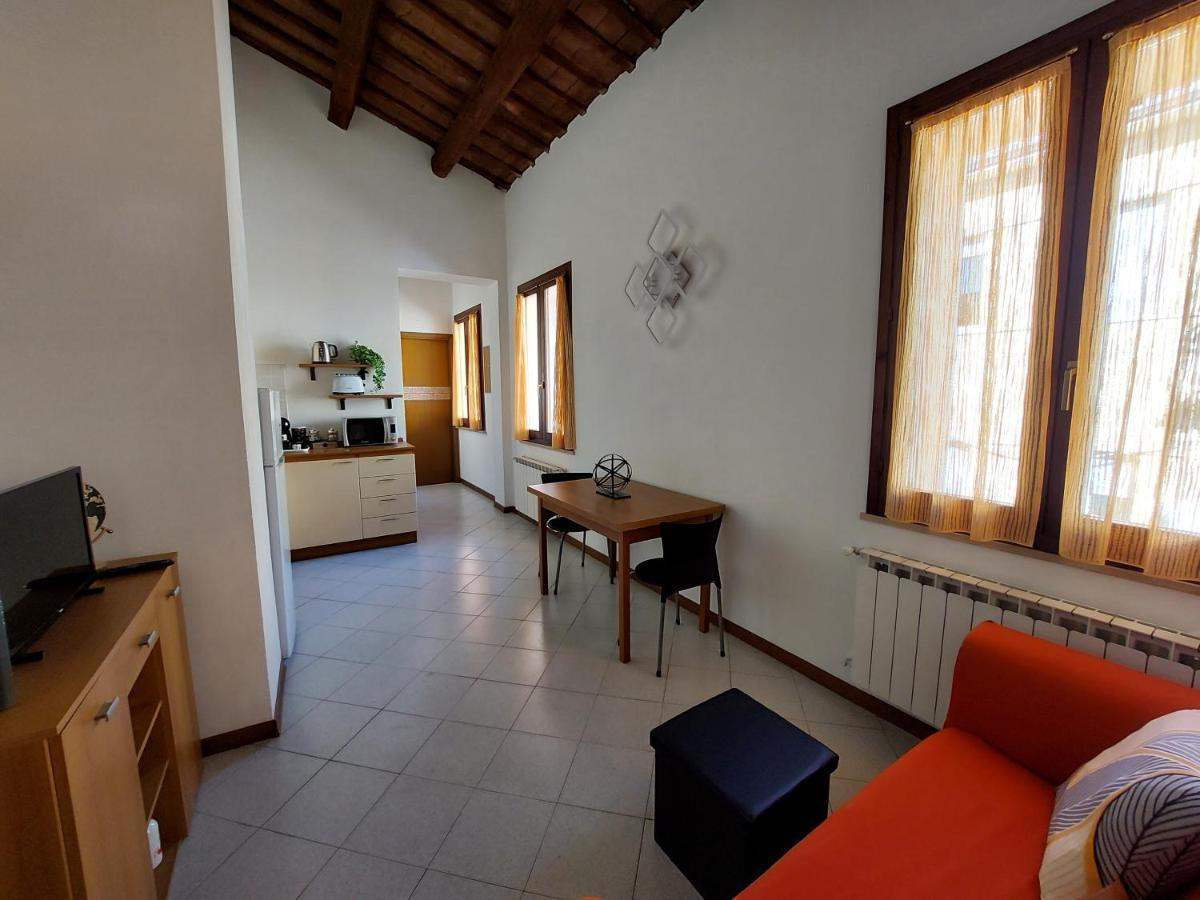 Appartamento In Centro Free Wi-Fi, Self Check-In Forli Bagian luar foto