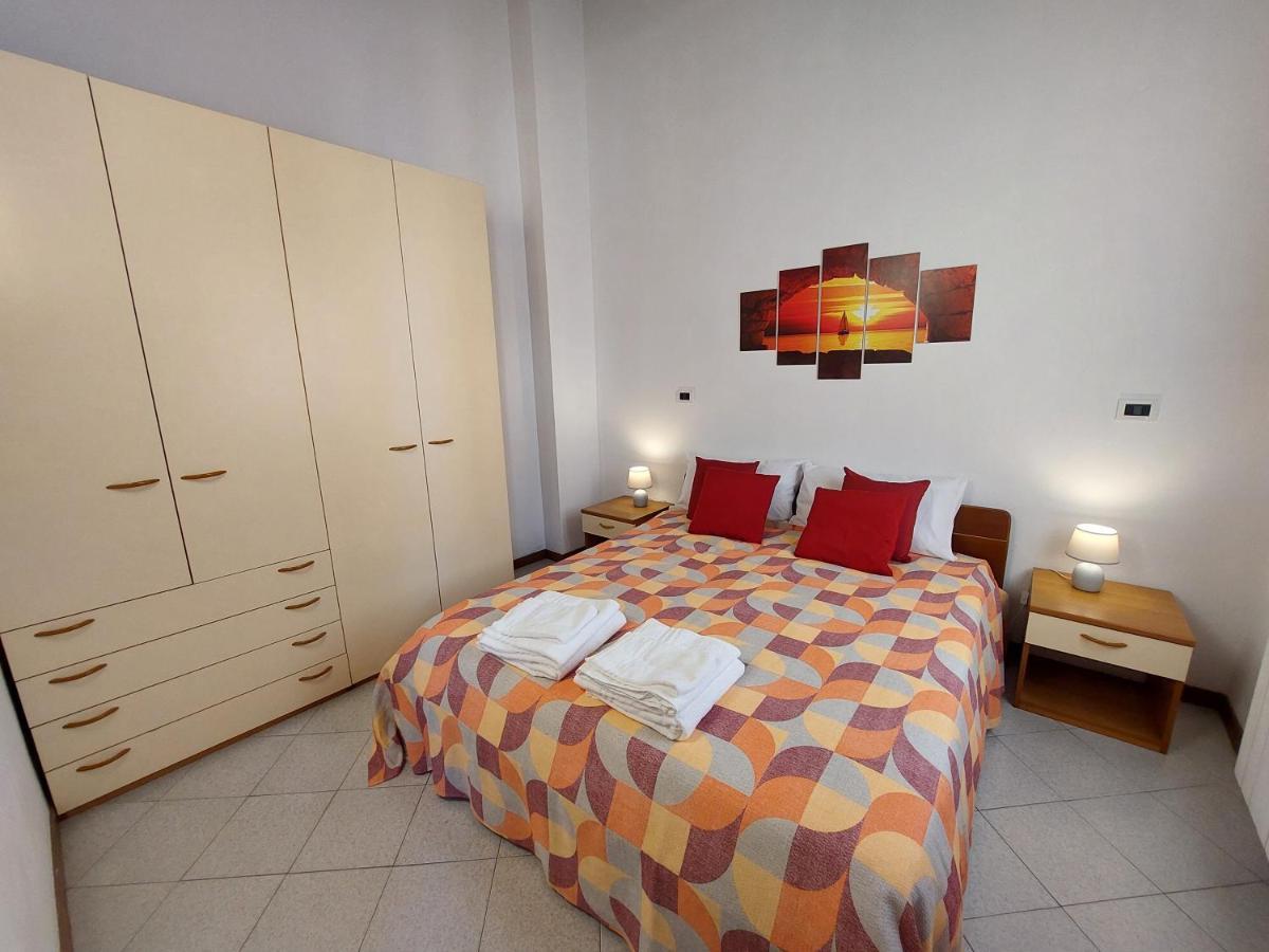 Appartamento In Centro Free Wi-Fi, Self Check-In Forli Bagian luar foto